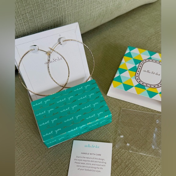 Stella and Dot Essential Large Gold Hammered Hoops Earrings - Picture 2 of 7